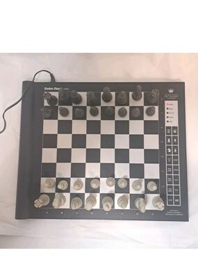 Radio Shack 1680 Electronic Chess Game-Vintage 1991 -COMPLETE